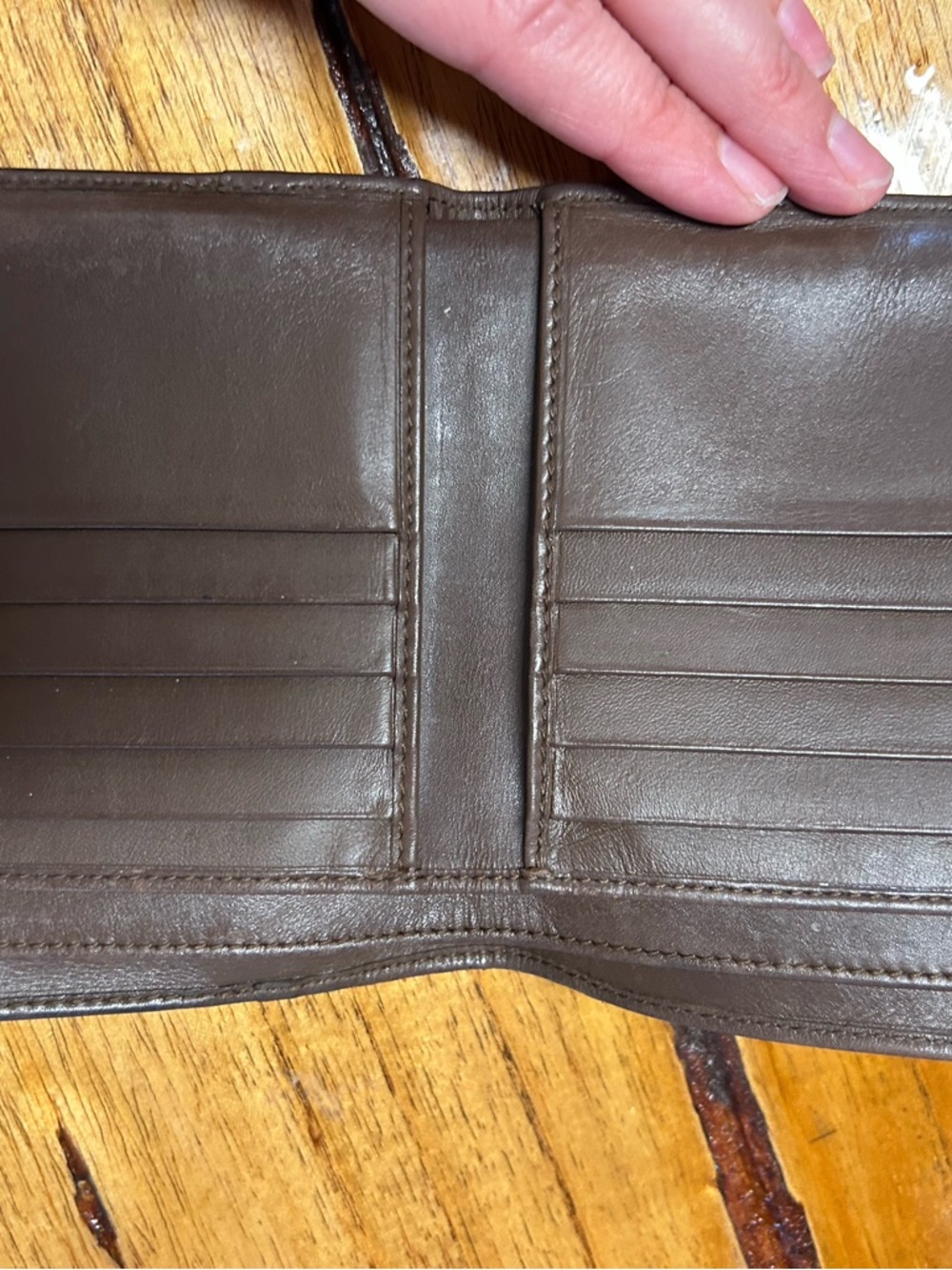 Very loved Gucci Brown Monogram Bifold Wallet with Beige Zip Pouch bundle - Picture 13 of 16
